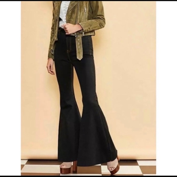 CHELSEA & VIOLET Ultra Bell High Waisted Jeans - Picture 2 of 7